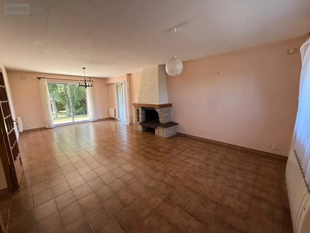 Location maison Brécé 35530 Ille-et-Vilaine 35 140 m2 6 pièces 980 euros 019/5628 007