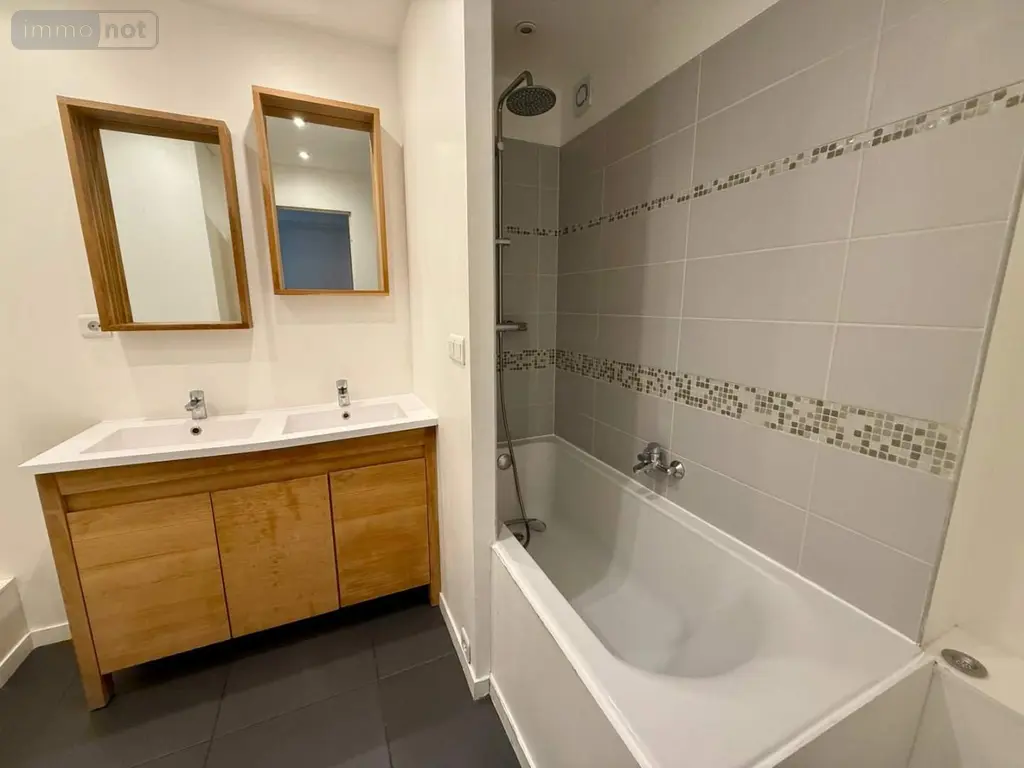 Location appartement Rennes 35000 Ille-et-Vilaine 35 78 m2 3 pièces 680 euros 019/5640 004