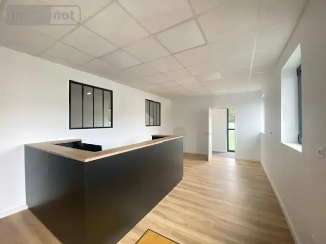 Location fonds et murs commerciaux Saint-Gilles 35590 Ille-et-Vilaine 35 200 m2 7 pièces 2900 euros 030/72998 005
