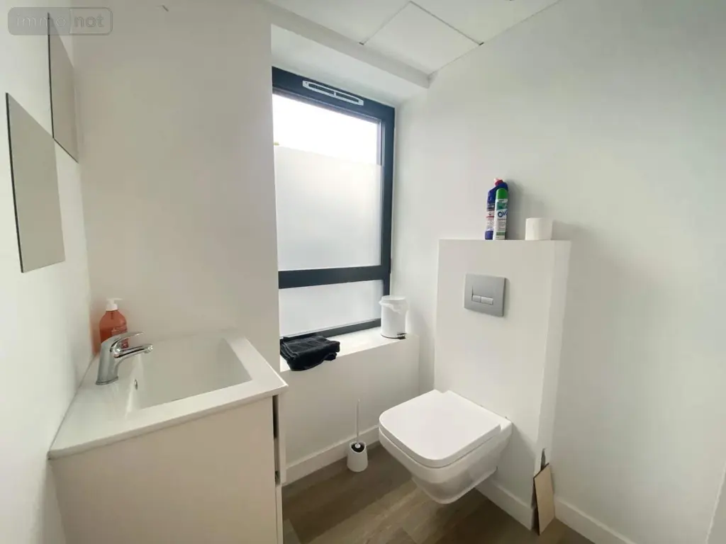 Location fonds et murs commerciaux Saint-Gilles 35590 Ille-et-Vilaine 35 200 m2 7 pièces 2900 euros 030/72998 007
