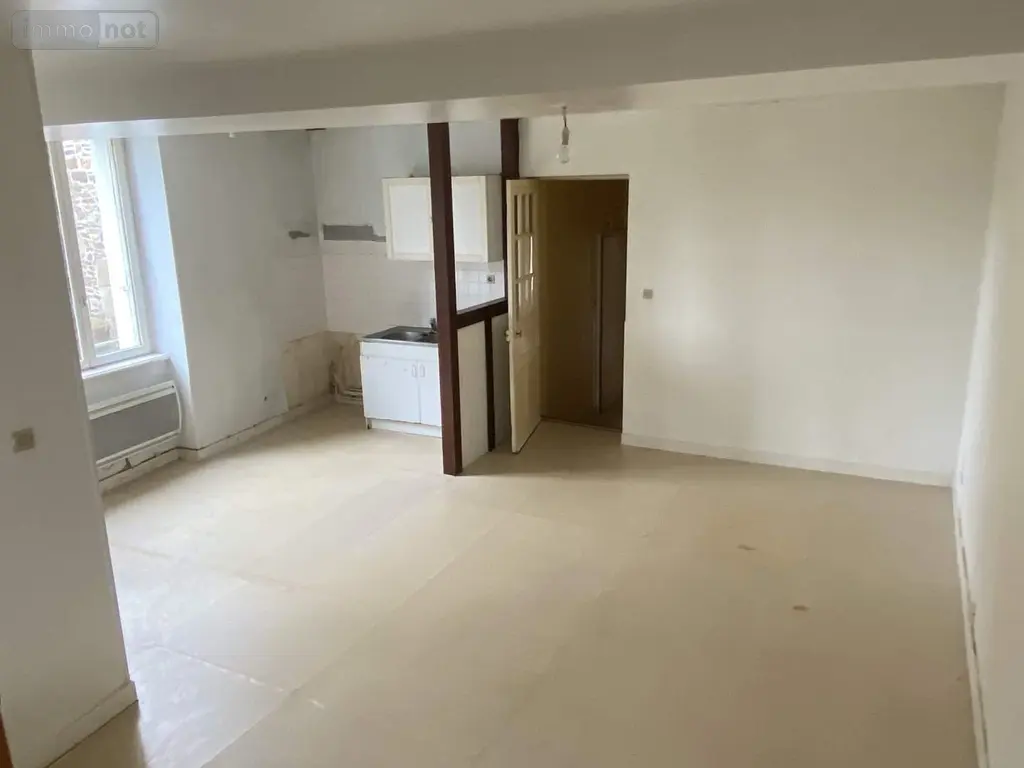 Immeuble de rapport a vendre Fougères 35300 Ille-et-Vilaine 35 242 m2 10 pièces 317078 euros 037/1643 007