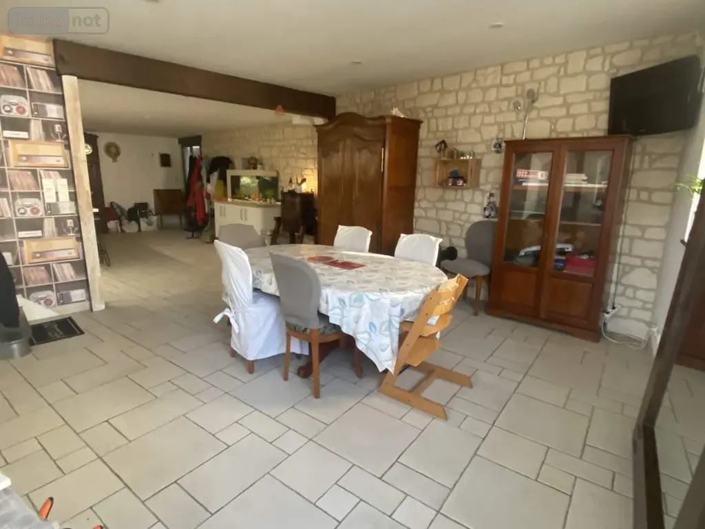 Immeuble de rapport a vendre Fougères 35300 Ille-et-Vilaine 35 338 m2 8 pièces 374256 euros 037/1867 010