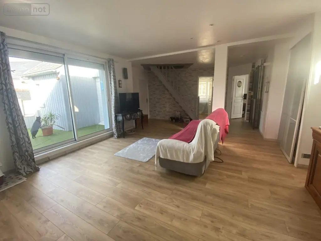 Immeuble de rapport a vendre Fougères 35300 Ille-et-Vilaine 35 338 m2 8 pièces 374256 euros 037/1867 007