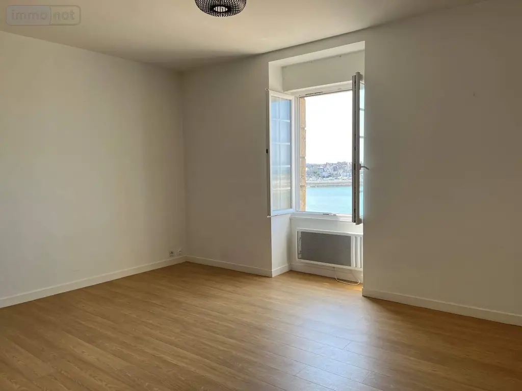 Location appartement Saint-Malo 35400 Ille-et-Vilaine 35 30 m2 1 pièce 475 euros 103/873 004