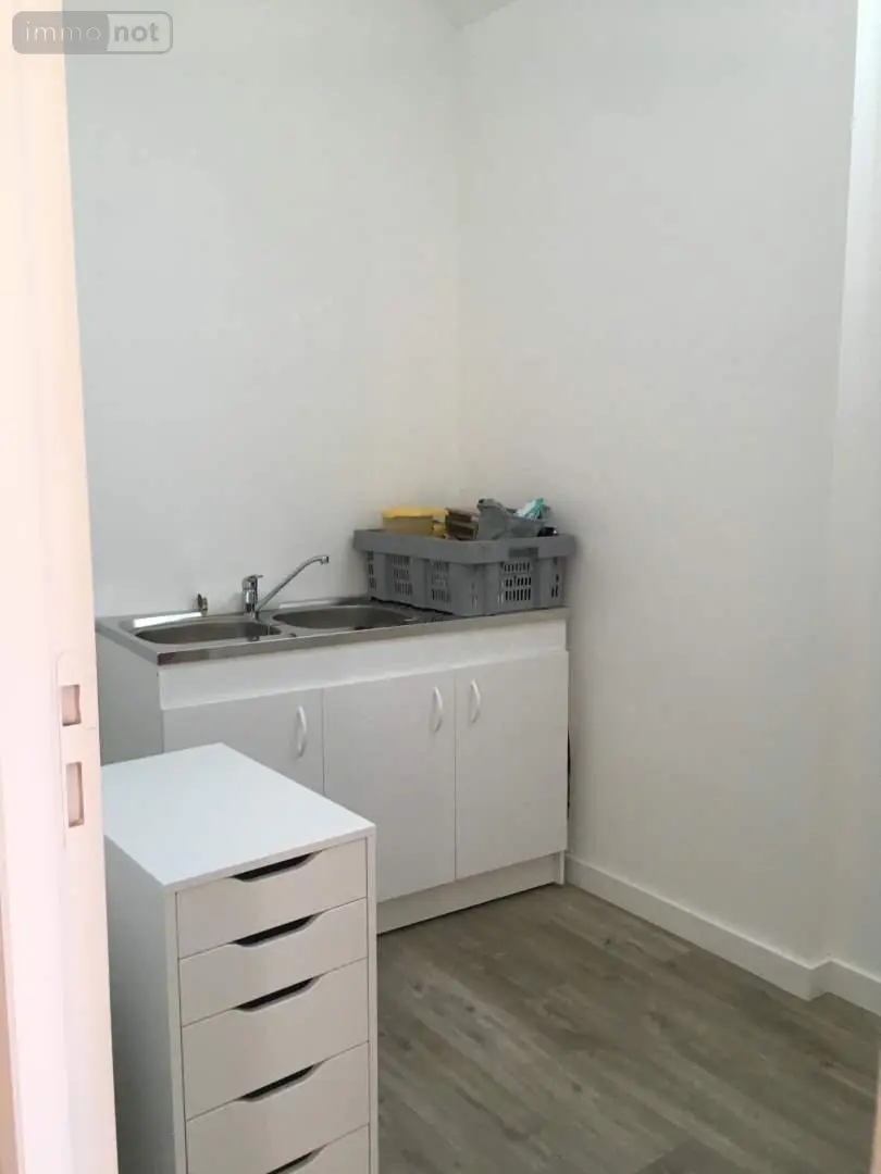 Location fonds et murs commerciaux Piré-Chancé 35680 Ille-et-Vilaine 35 27 m2 1 pièce 400 euros 134/4239 007