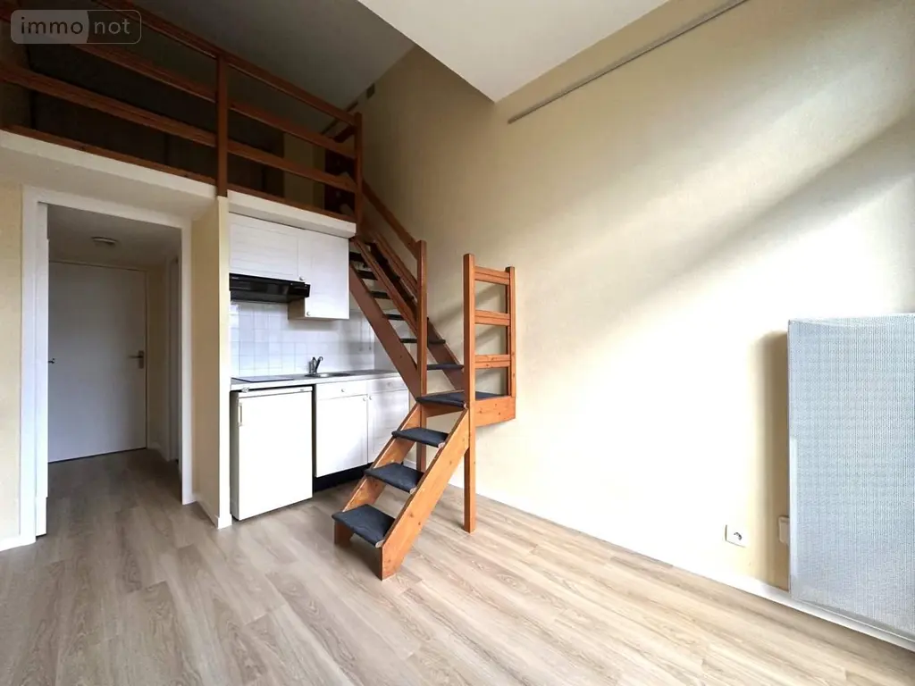 Location appartement Rennes 35000 Ille-et-Vilaine 35 14 m2 1 pièce 520 euros 150/1767 001
