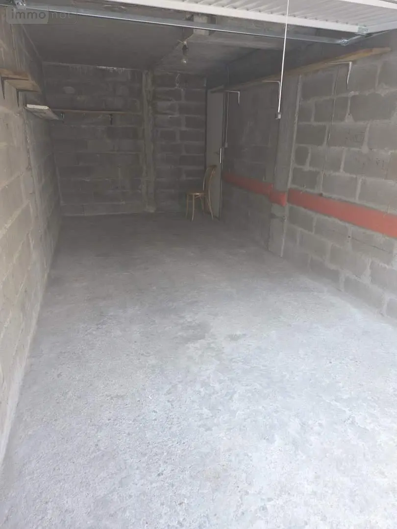 Location garage et parking Tours 37000 Indre-et-Loire 37 1 pièce 195 euros 001/2512 002