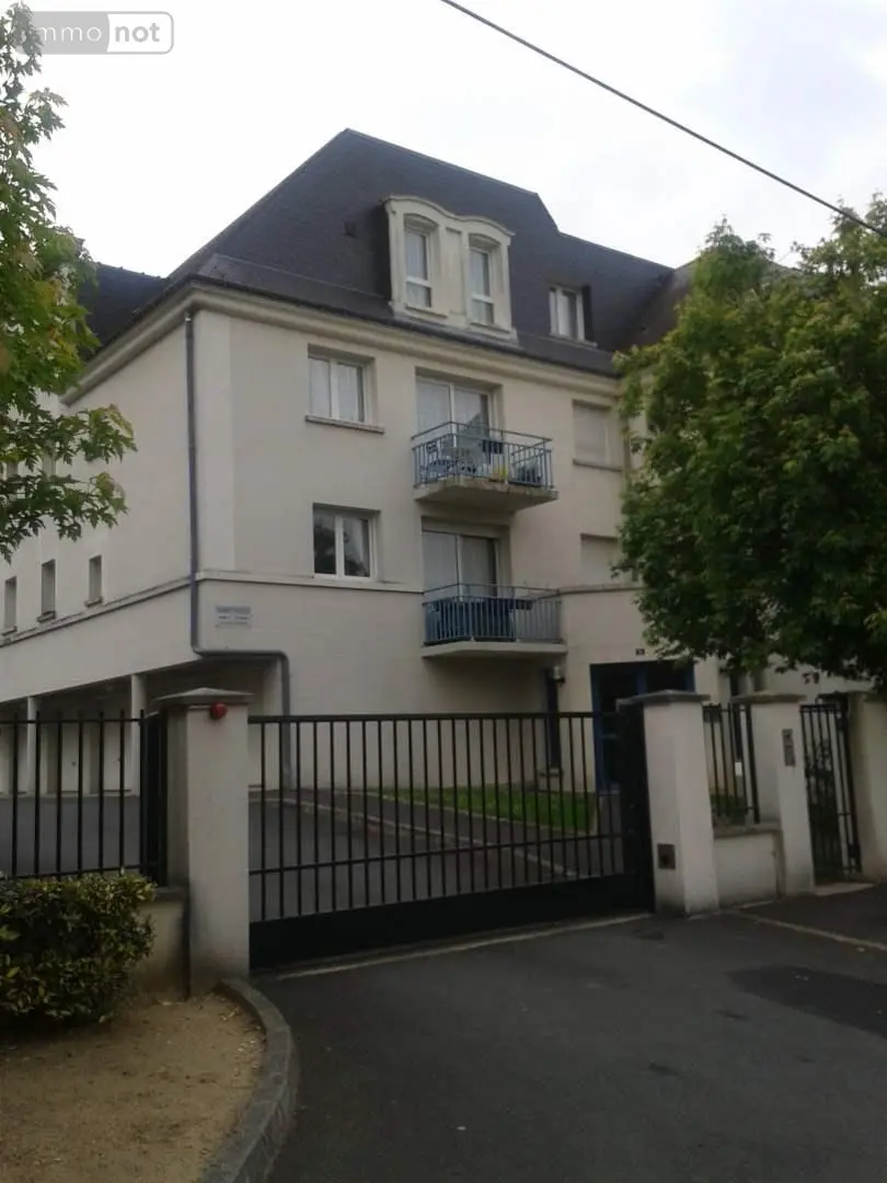 Location appartement Saint-Cyr-sur-Loire 37540 Indre-et-Loire 37 61 m2 2 pièces 620 euros 005/931 002
