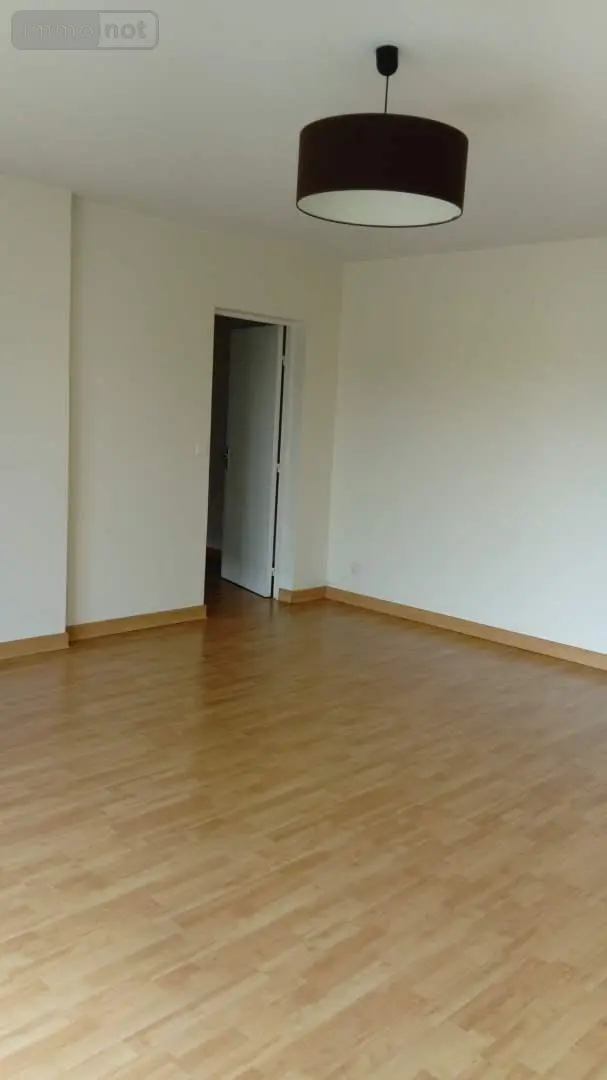 Location appartement Saint-Cyr-sur-Loire 37540 Indre-et-Loire 37 61 m2 2 pièces 620 euros 005/931 003