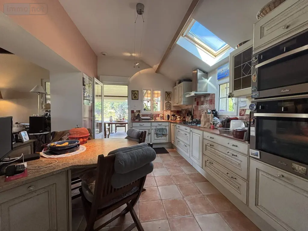 Propriete a vendre Luynes 37230 Indre-et-Loire 37 177 m2 5 pièces 721000 euros 37037/385 004