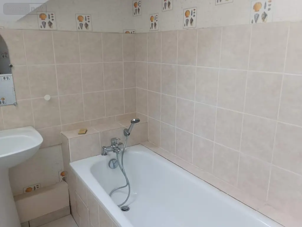 Fonds et murs commerciaux a vendre Montoire-sur-le-Loir 41800 Loir-et-Cher 41 230 m2 10 pièces 270400 euros 072/1706 005