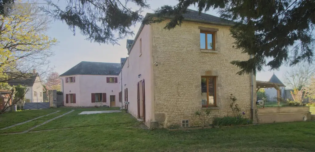Propriete a vendre Courtempierre 45490 Loiret 45 469 m2 14 pièces 511875 euros 065/1236 001