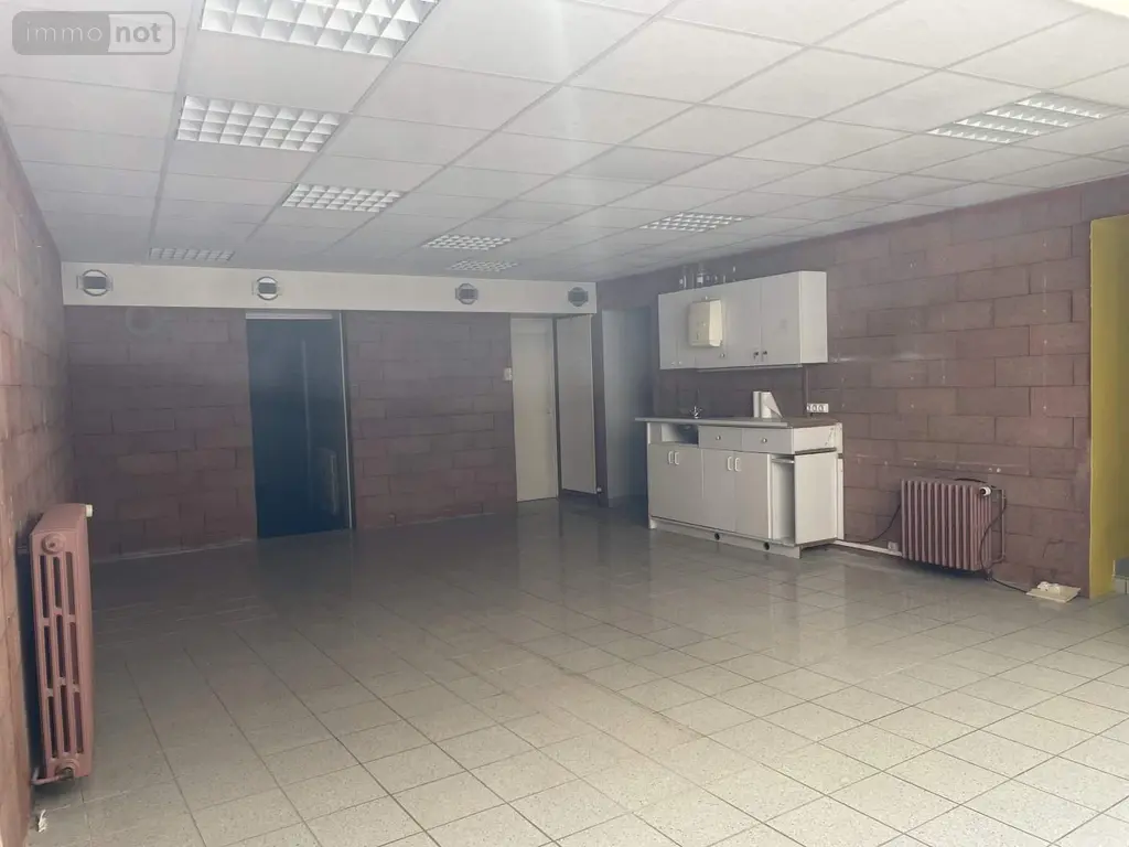 Location fonds et murs commerciaux Sézanne 51120 Marne 51 210 m2 1500 euros 043/1510 008