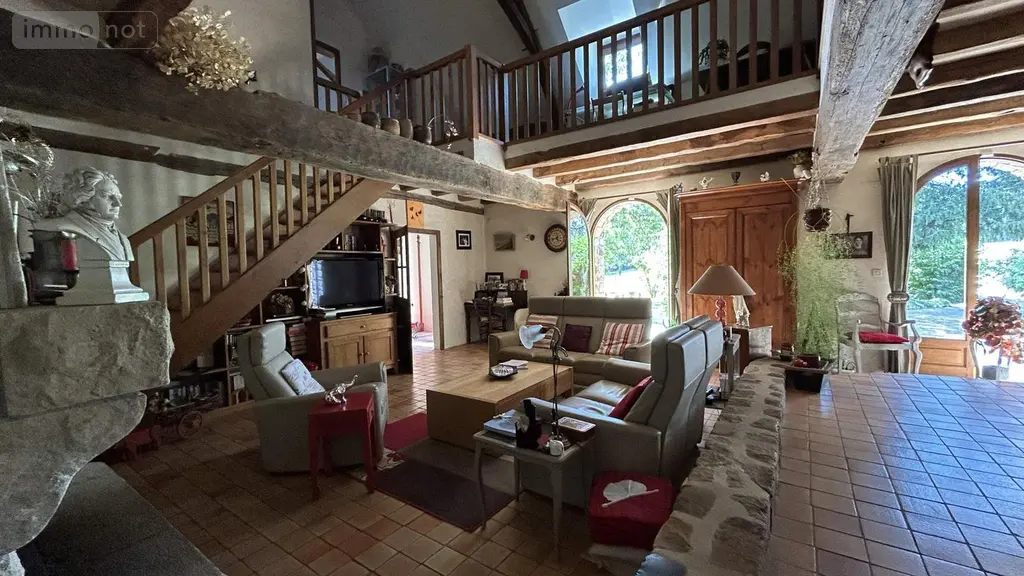 Maison a vendre Château-Gontier-sur-Mayenne 53200 Mayenne 53 192 m2 7 pièces 372900 euros 028/2379 023