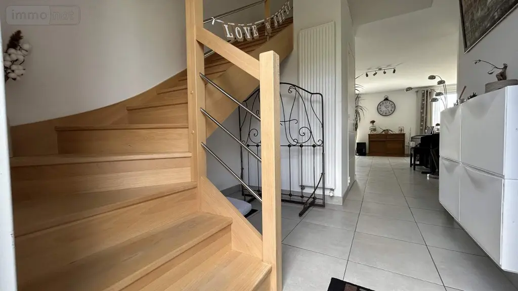 Maison a vendre Château-Gontier-sur-Mayenne 53200 Mayenne 53 100 m2 4 pièces 229500 euros 028/2381 008
