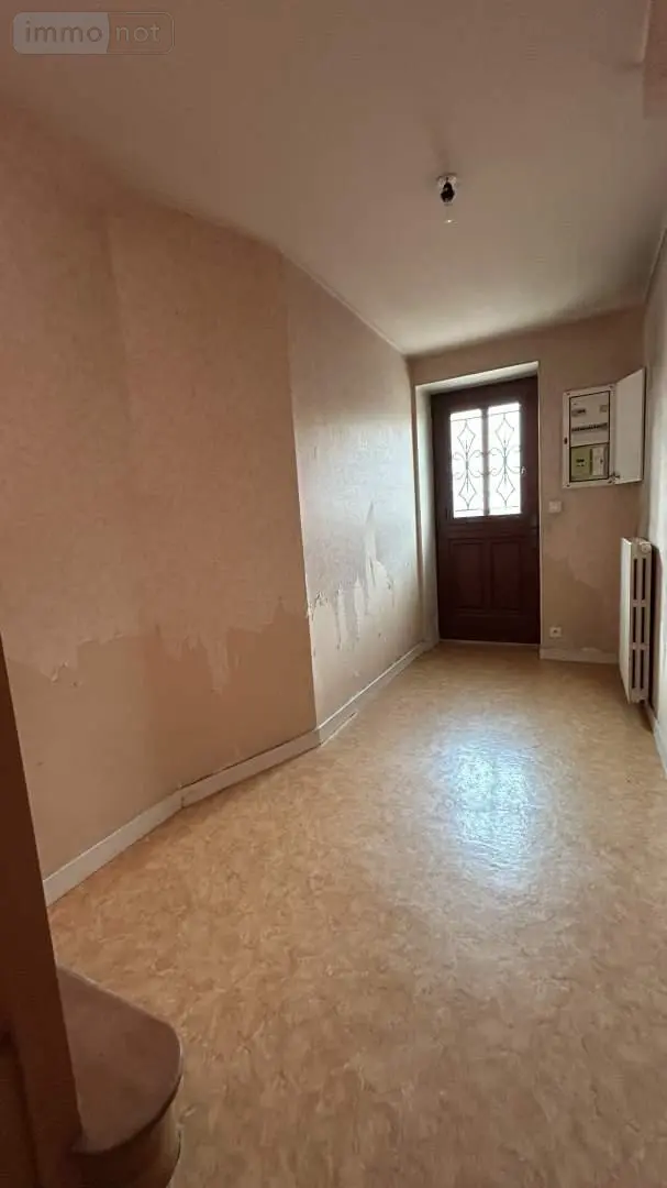 Immeuble de rapport a vendre Château-Gontier-sur-Mayenne 53200 Mayenne 53 120 m2 5 pièces 157200 euros 028/2393 006