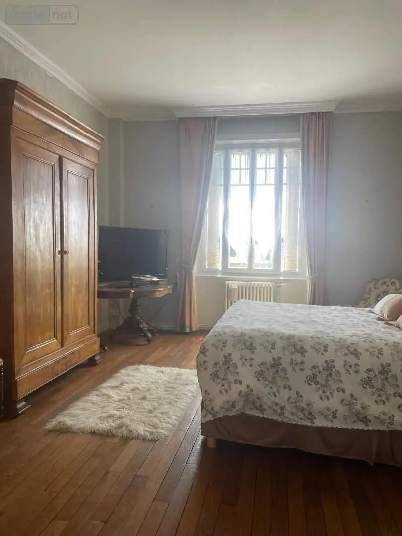 Maison a vendre Mayenne 53100 Mayenne 53 260 m2 13 pièces 372600 euros 046/811 020