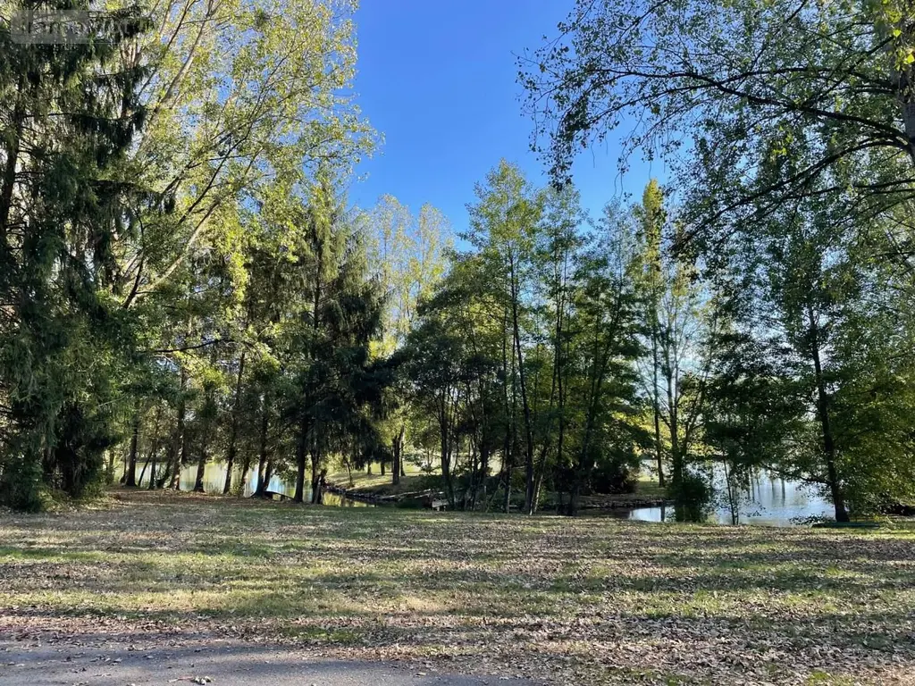 Terrains de loisirs bois etangs a vendre Oisseau 53300 Mayenne 53 167200 euros 046/894 007