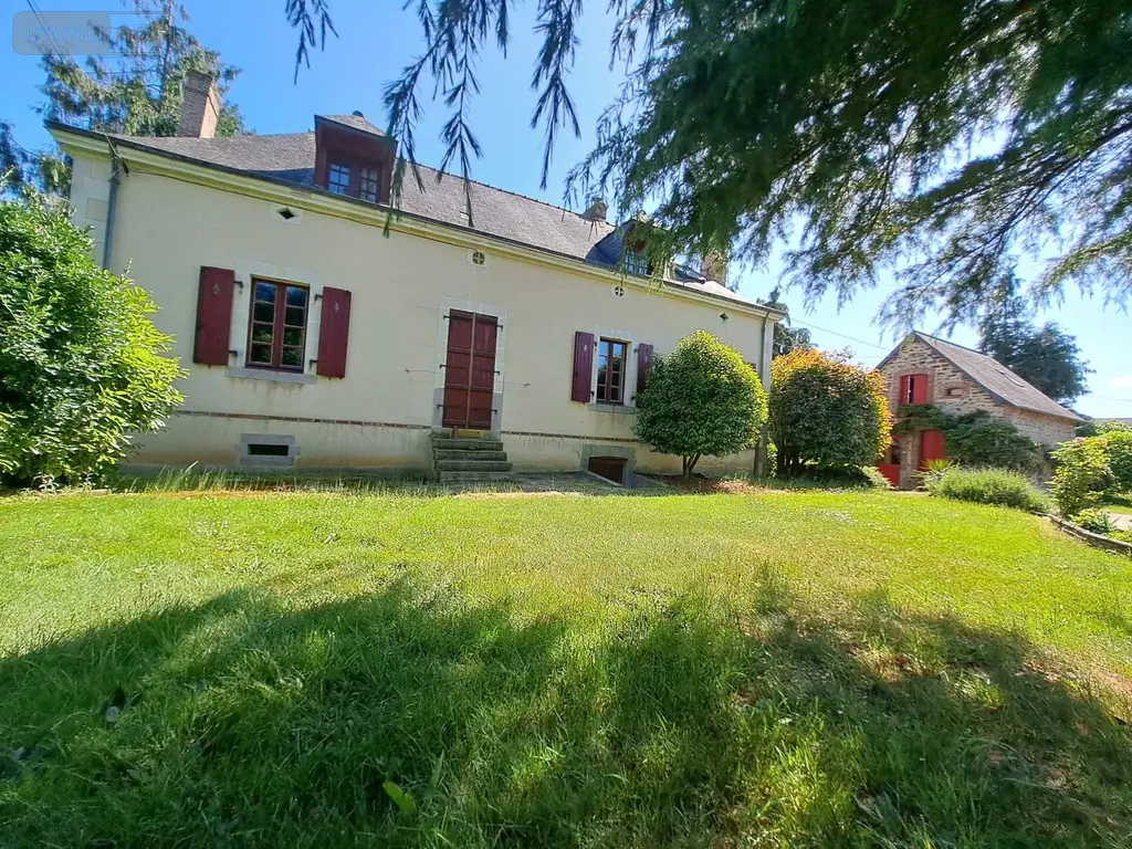 Propriete a vendre Livré-la-Touche 53400 Mayenne 53 320 m2 11 pièces 363800 euros 076/2711-GIL 001
