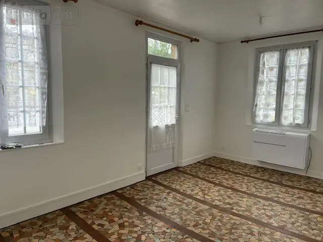 Location maison Saint-Saëns 76680 Seine-Maritime 76 31 m2 2 pièces 510 euros 016/2818/MAV 001