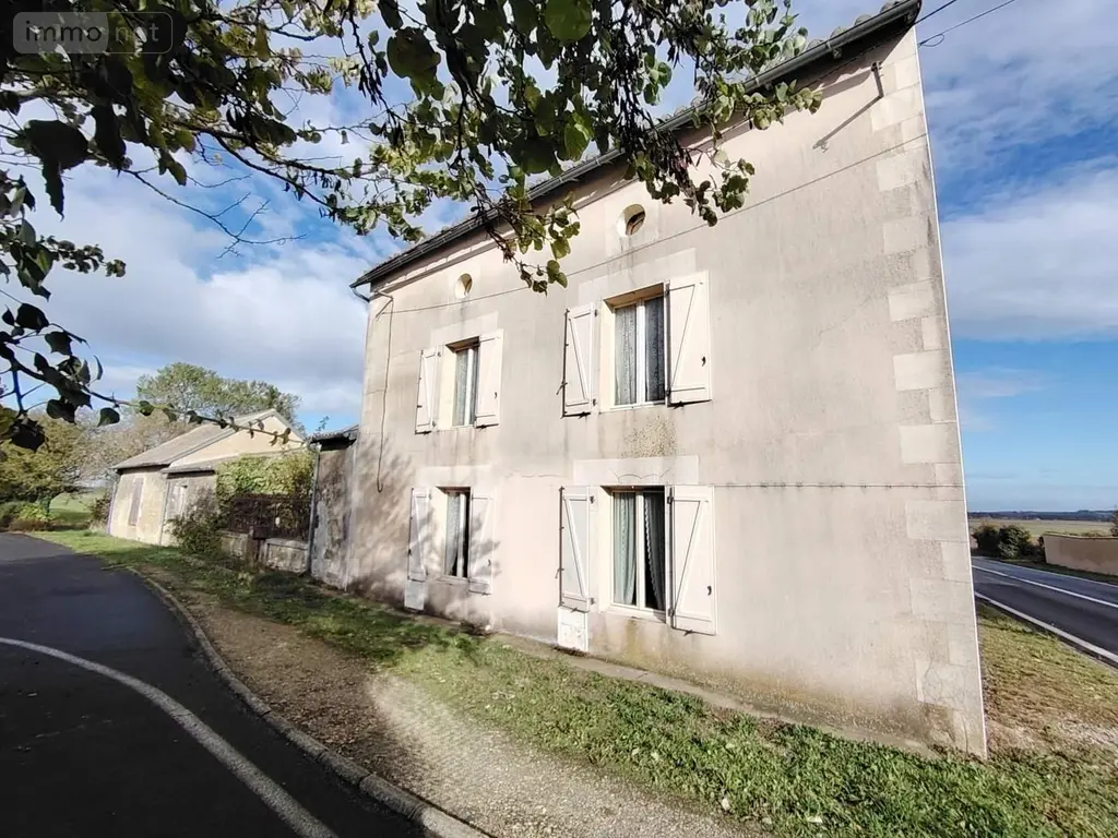 Maison a vendre Saint-Martin-la-Pallu 86380 Vienne 86 86 m2 4 pièces 107000 euros 018/1049 011