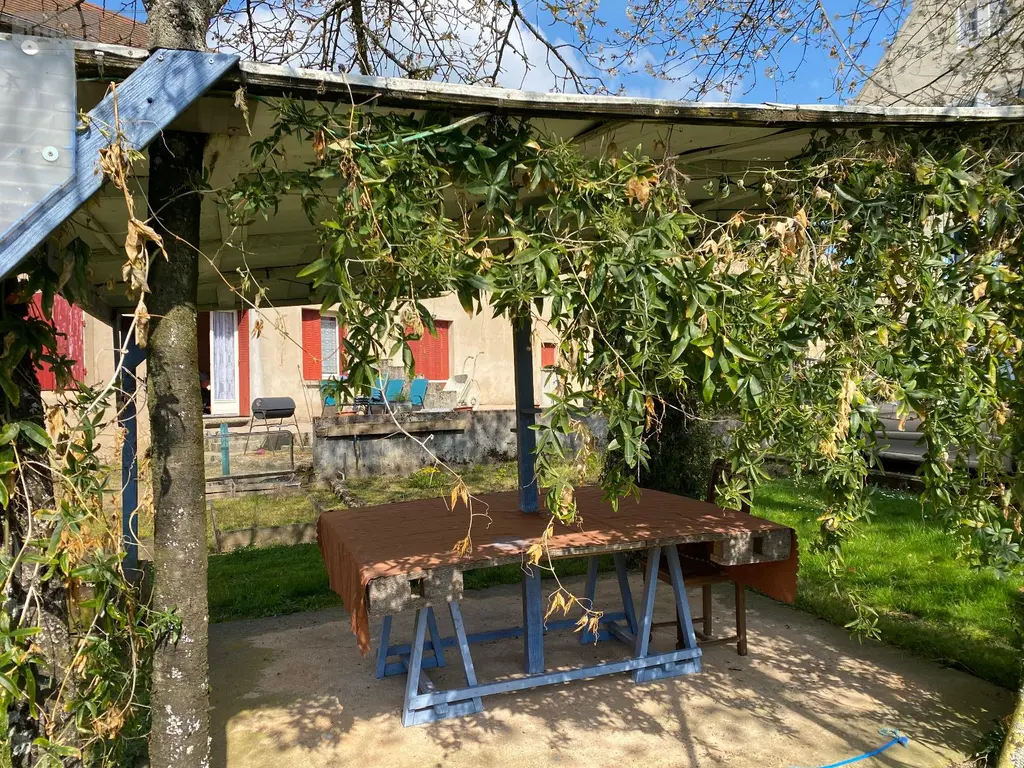 Immeuble de rapport a vendre Génelard 71420 Saône-et-Loire 71 279 m2 136840 euros IM-E-CA 002