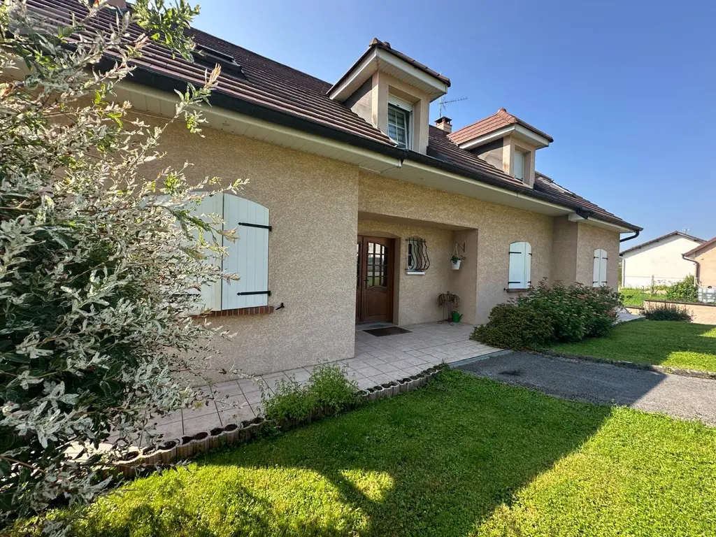 Propriete a vendre Jouhe 39100 Jura 39 350 m2 13 pièces 397000 euros J / LL 019