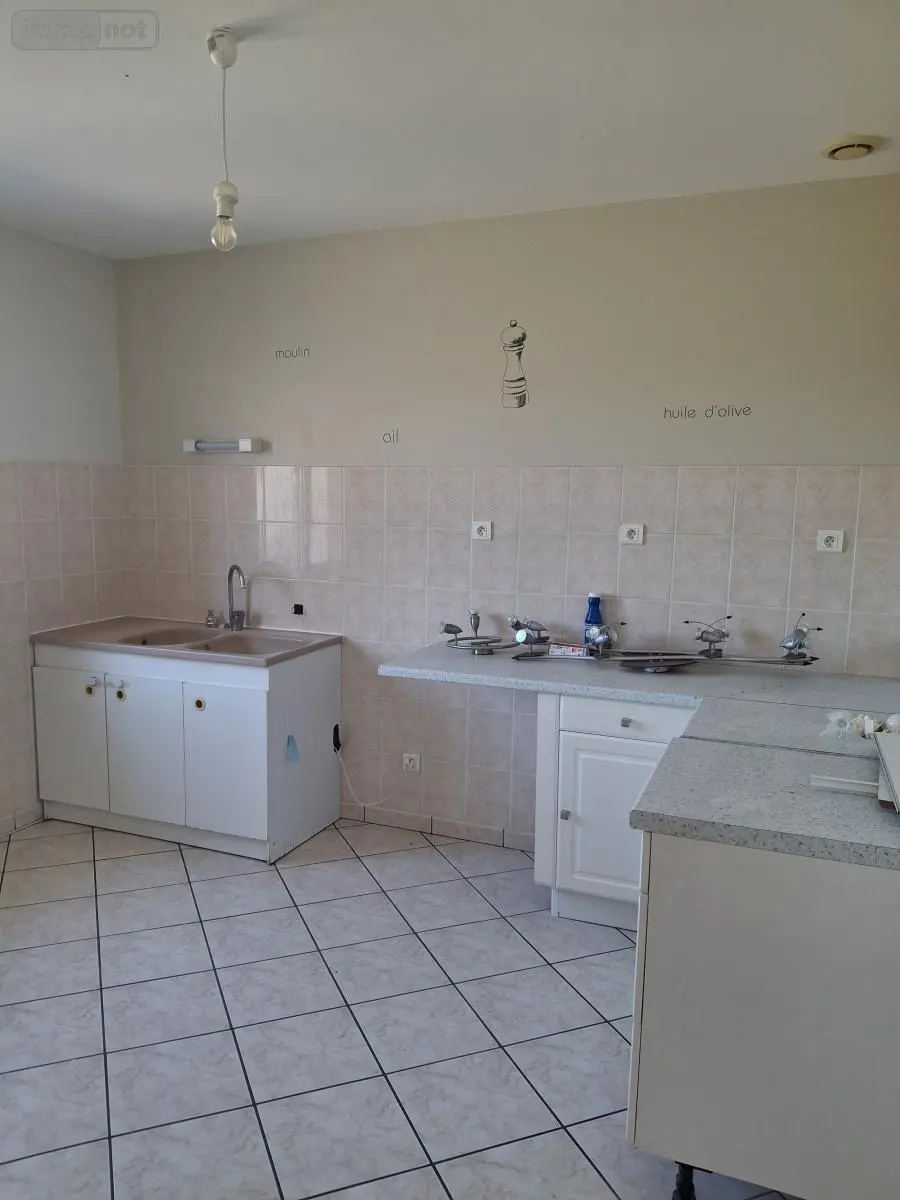 Location maison Saint-Pont 03110 Allier 03 91 m2 4 pièces 880 euros 03019-L119 003