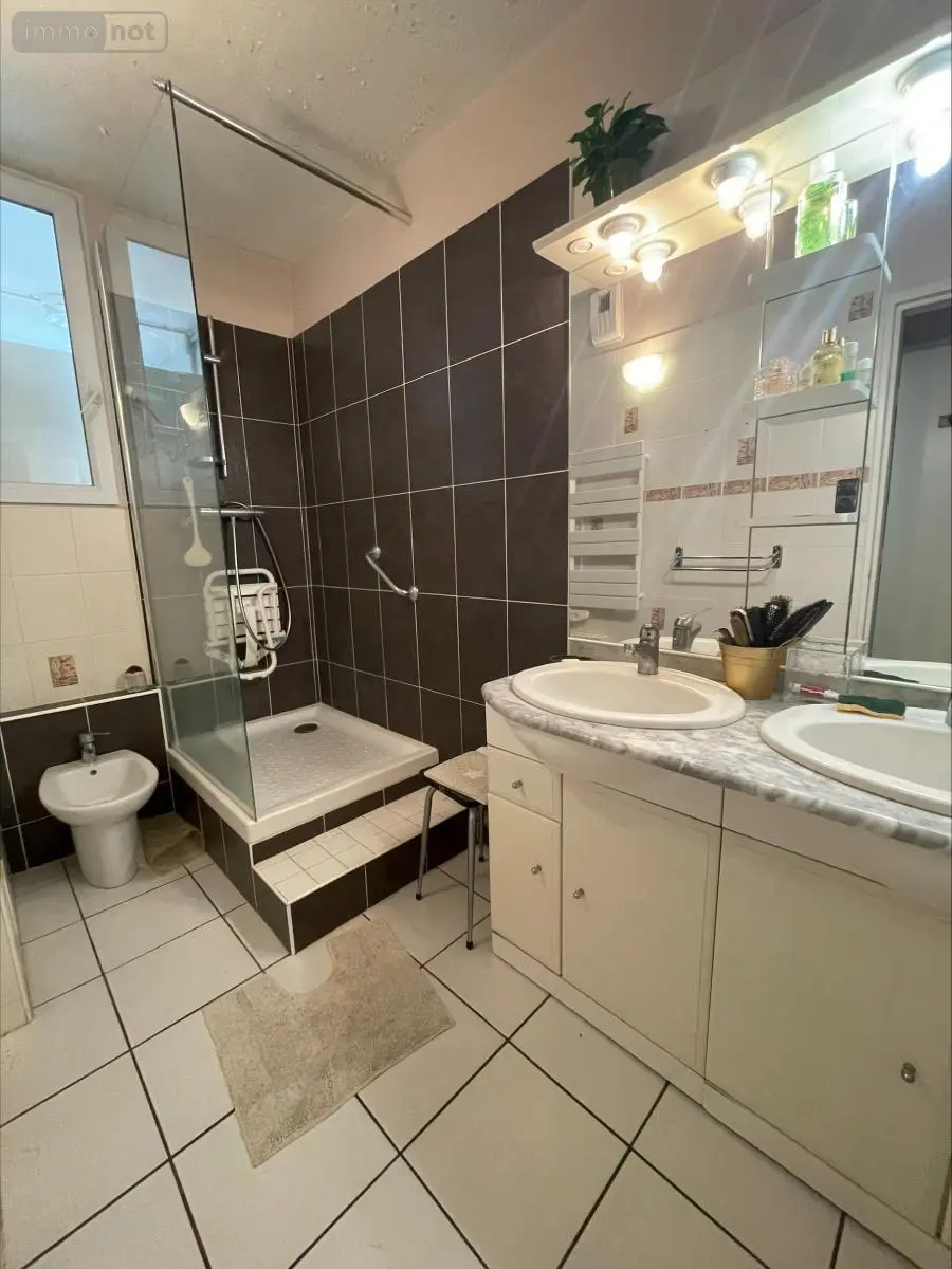 Appartement a vendre Bourg-en-Bresse 01000 Ain 01 95 m2 4 pièces 165000 euros 01083-1993 010