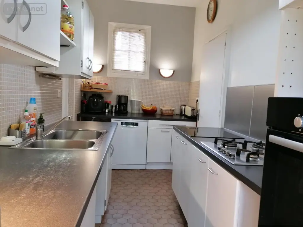 Maison a vendre Descartes 37160 Indre-et-Loire 37 196 m2 8 pièces 199920 euros 37082-244 003