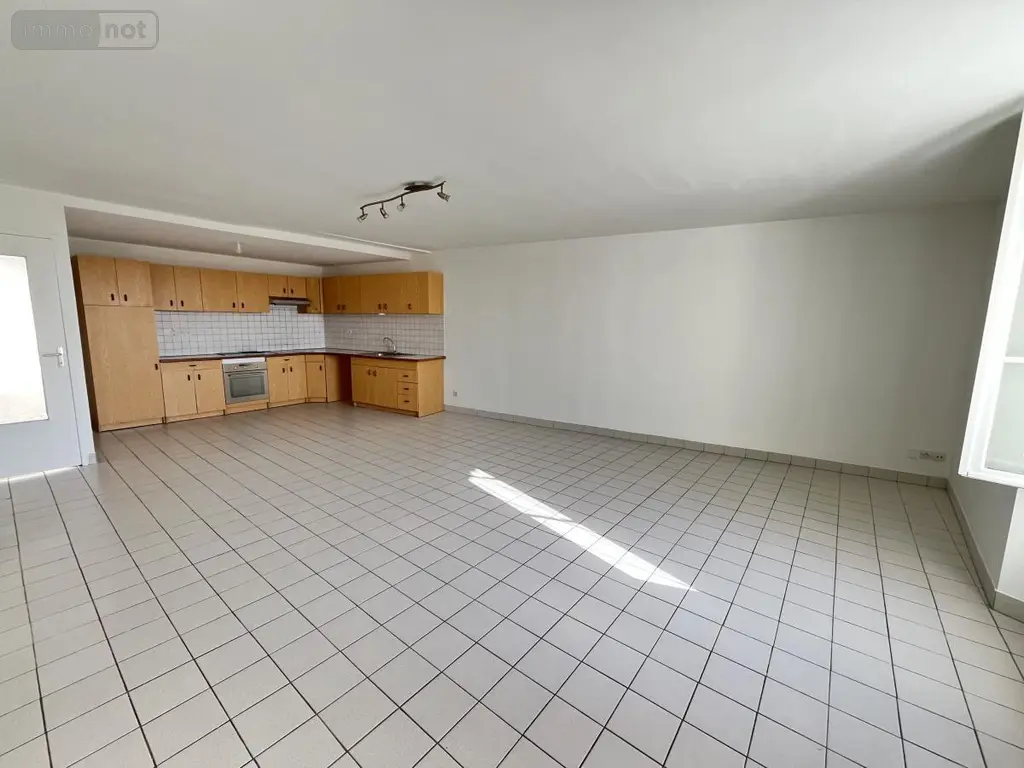 Immeuble de rapport a vendre Ingrandes-le-Fresne-sur-Loire 49123 Maine-et-Loire 49 328 m2 555440 euros 49019-3557 005