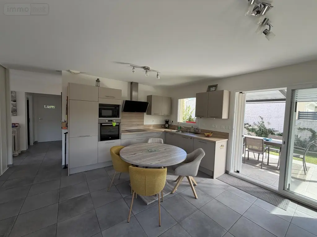 Location maison Pierrelatte 26700 Drôme 26 81 m2 3 pièces 945 euros 26060-L129 004