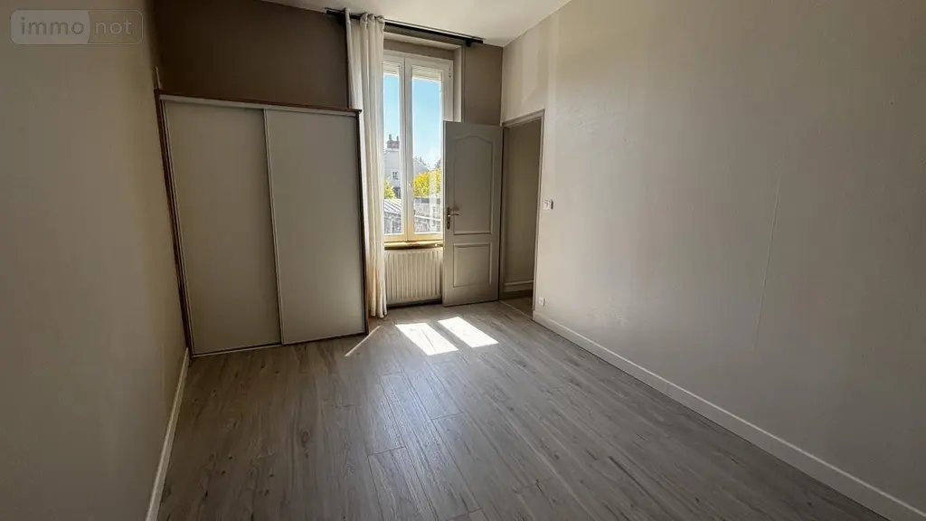 Immeuble de rapport a vendre Mûrs-Erigné 49610 Maine-et-Loire 49 153 m2 471750 euros 49020-502 003