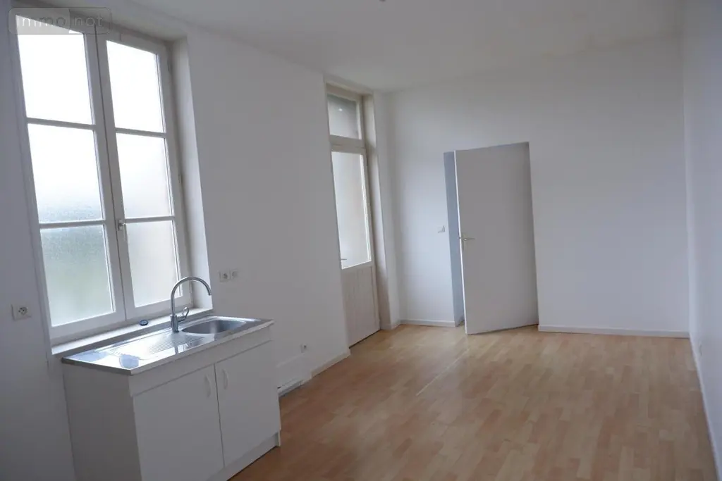 Location fonds et murs commerciaux Abbeville 80100 Somme 80 50 m2 3 pièces 715 euros 80050-L330 007