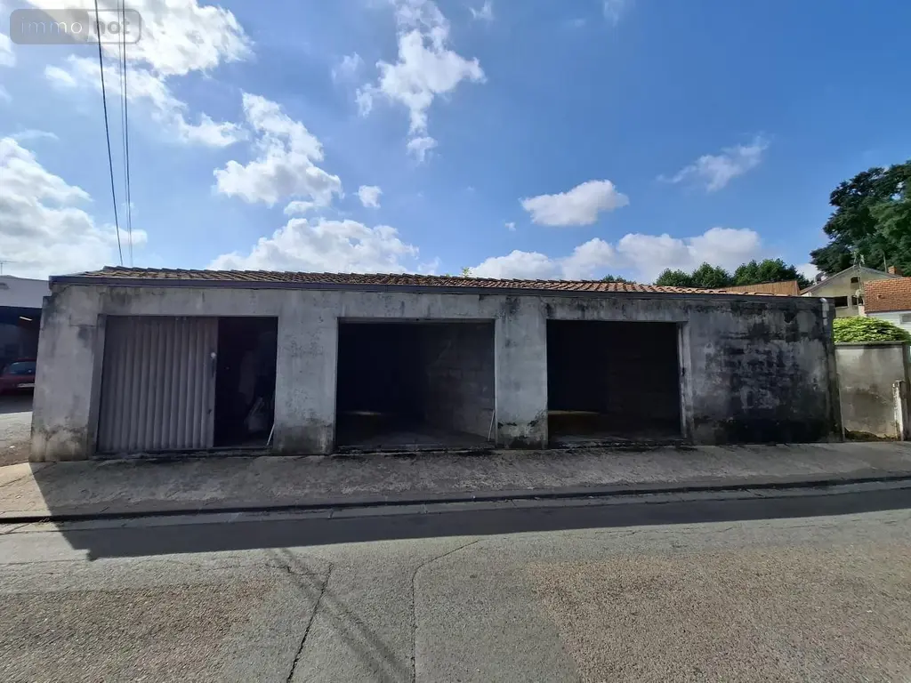Garage et parking a vendre Saintes 17100 Charente-Maritime 17 49 m2 40000 euros 17111-766 002