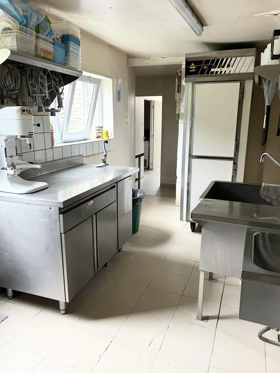 Fonds et murs commerciaux a vendre Oucques La Nouvelle 41290 Loir-et-Cher 41 205 m2 69960 euros 41029-60 009