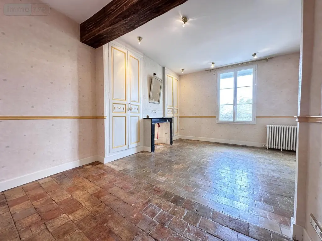 Fonds et murs commerciaux a vendre Sainte-Maure-de-Touraine 37800 Indre-et-Loire 37 180 m2 8 pièces 235500 euros 37072-666 018