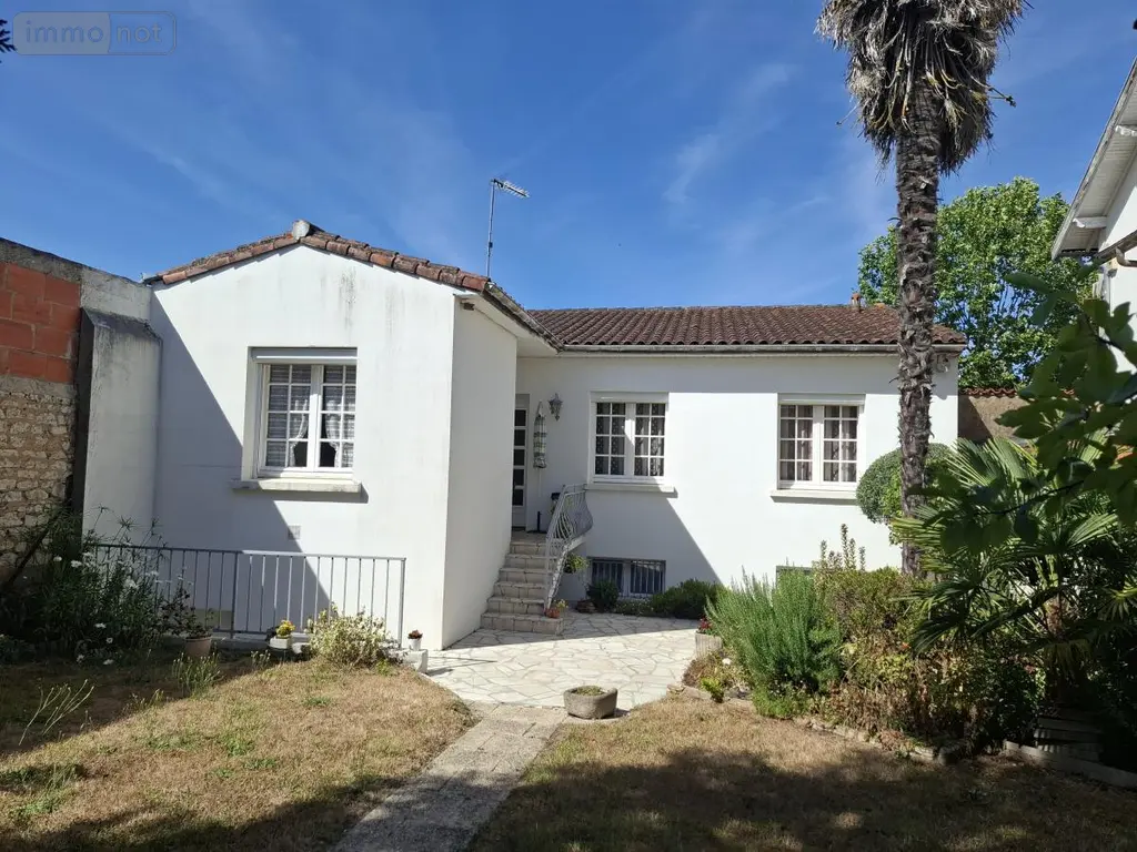 Maison a vendre Saintes 17100 Charente-Maritime 17 147 m2 8 pièces 374000 euros 17111-746 030