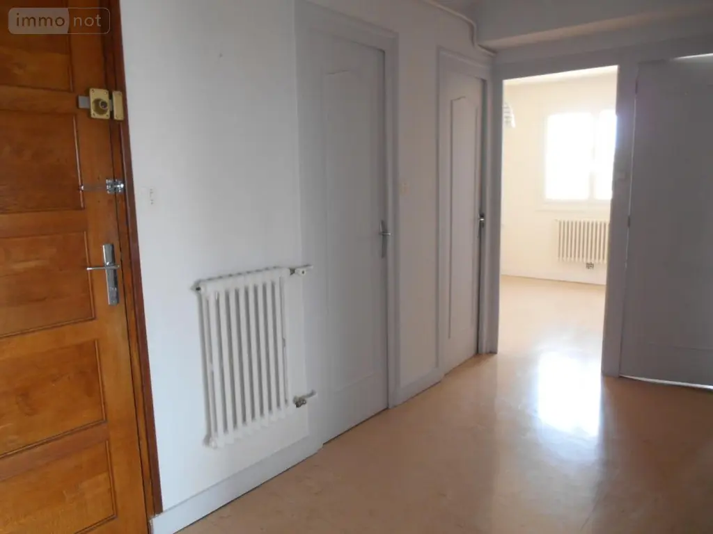 Location appartement Bourg-en-Bresse 01000 Ain 01 62 m2 3 pièces 800 euros 01083-L140 005