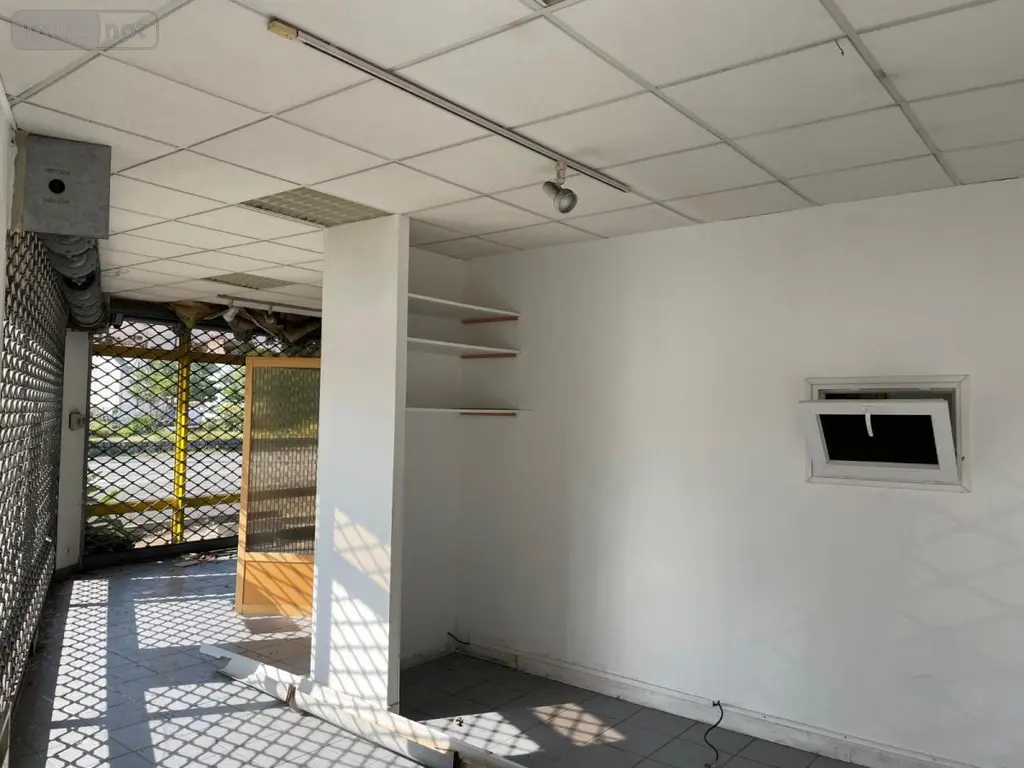 Garage et parking a vendre Port-Louis 56290 Morbihan 56 367 m2 280000 euros 56039-1269 004