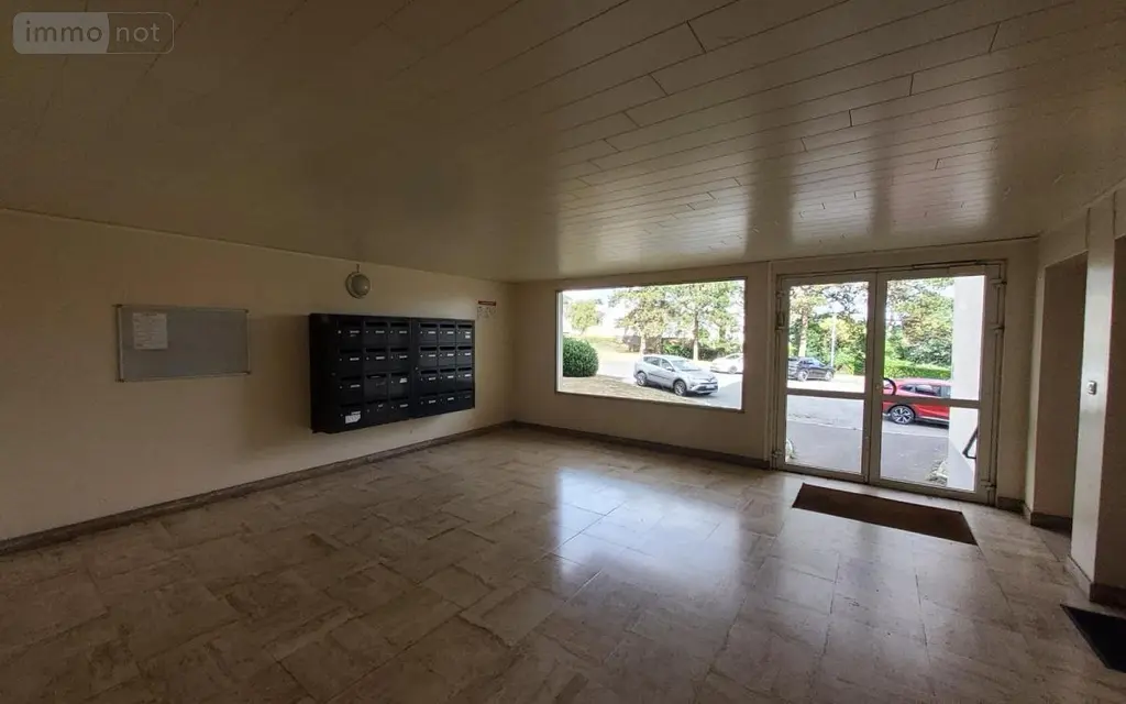 Appartement a vendre Carhaix-Plouguer 29270 Finistère 29 106 m2 5 pièces 141750 euros 29066-3732 017