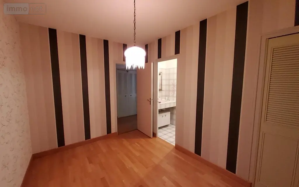 Maison a vendre Carhaix-Plouguer 29270 Finistère 29 171 m2 7 pièces 299250 euros 29066-3739 020