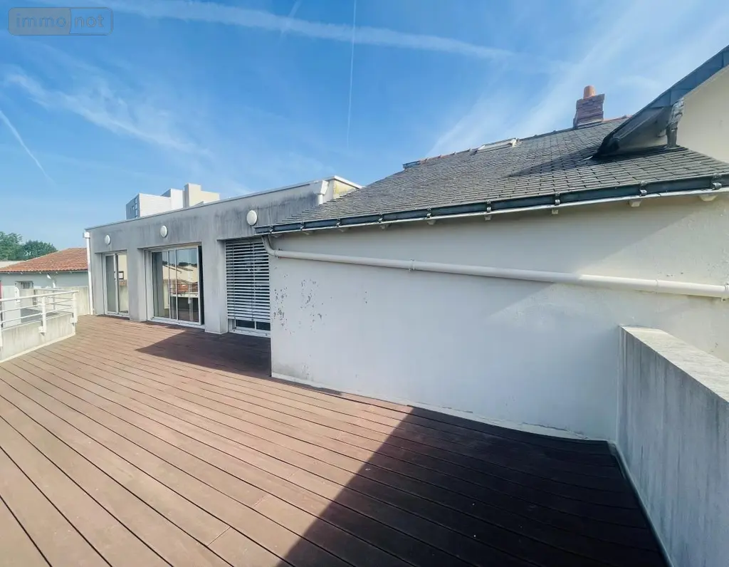 Location fonds et murs commerciaux Saint-Philbert-de-Grand-Lieu 44310 Loire-Atlantique 44 127 m2 1300 euros 44039-L328 005