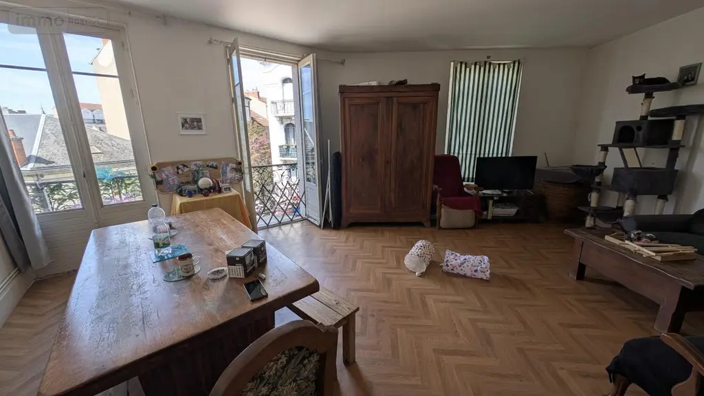 Immeuble de rapport a vendre Vichy 03200 Allier 03 588 m2 398240 euros 03019-167 027