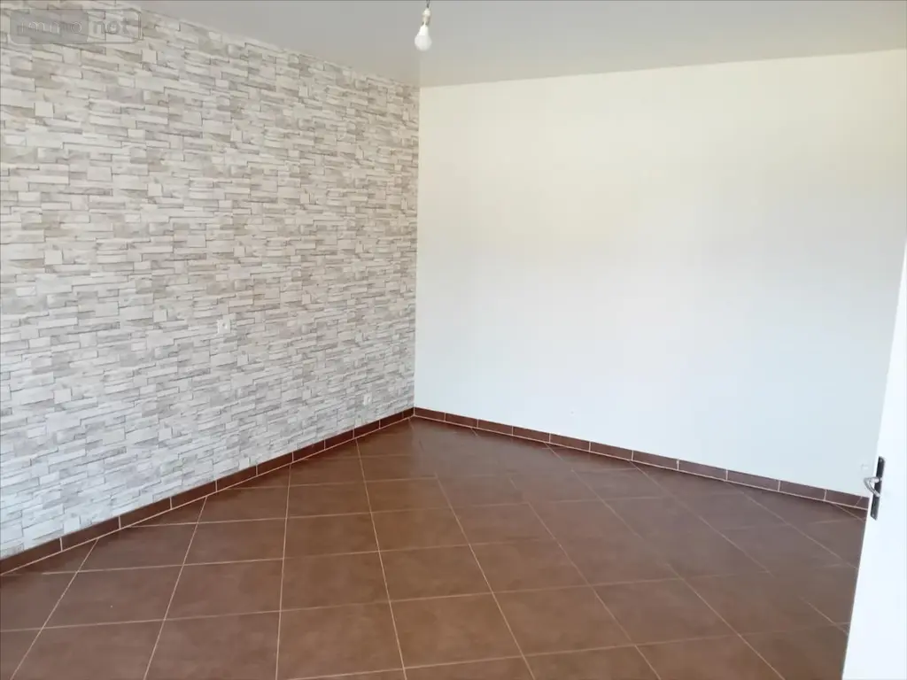 Location maison Parigné-l'Évêque 72250 Sarthe 72 56 m2 2 pièces 600 euros 72012-239201 007