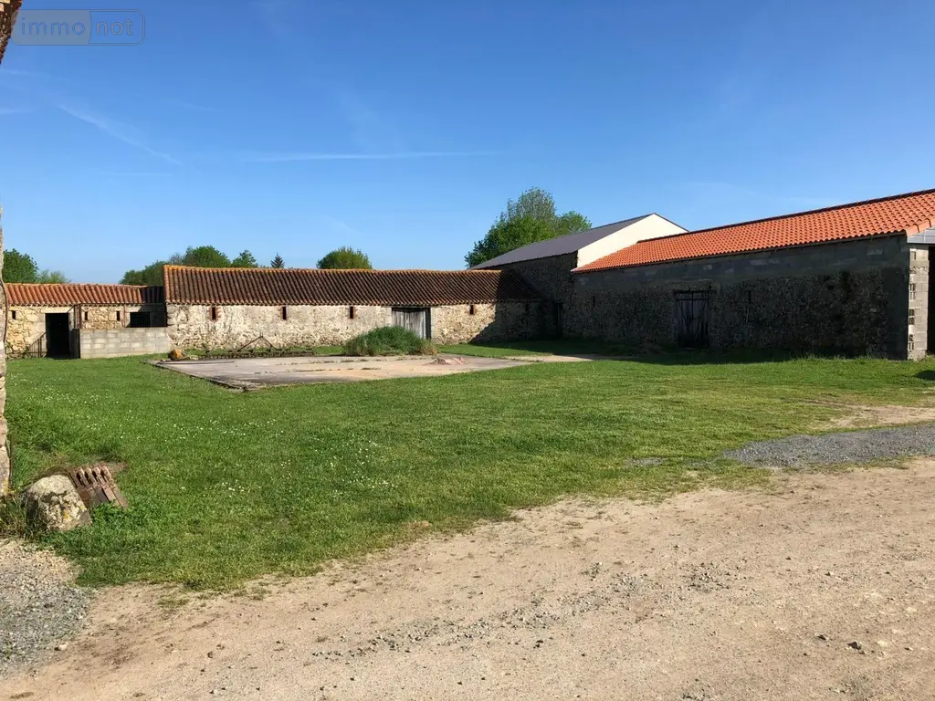 Maison a vendre Nueil-les-Aubiers 79250 Deux-Sèvres 79 250 m2 4 pièces 87000 euros 40-79025 002