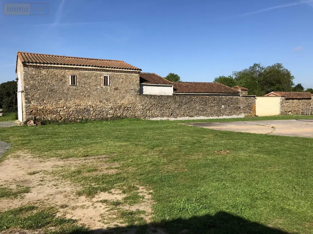 Maison a vendre Nueil-les-Aubiers 79250 Deux-Sèvres 79 250 m2 4 pièces 87000 euros 40-79025 004