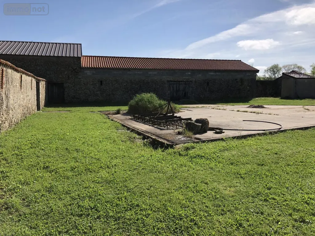 Maison a vendre Nueil-les-Aubiers 79250 Deux-Sèvres 79 250 m2 4 pièces 87000 euros 40-79025 005