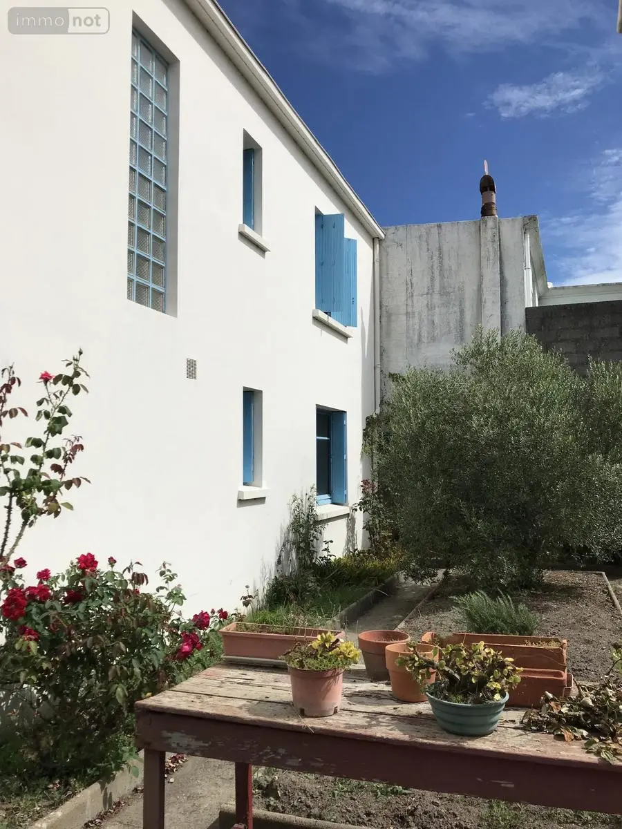 Maison a vendre Noirmoutier-en-l'Île 85330 Vendée 85 223 m2 15 pièces 1246725 euros 092/M/2062-85092 006