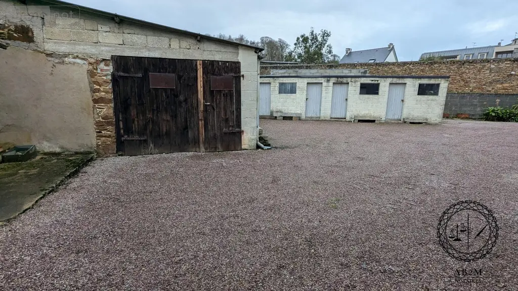 Immeuble de rapport a vendre Perros-Guirec 22700 Côtes-d'Armor 22 318 m2 671840 euros VI050-22093 021